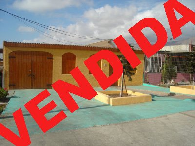 Hermosa casa a pasos del mar, cerca de supermercados Korlaet Norte y Punto de encuentro.
Estacionamiento para 5 vehículos, toda cerámica, sala de estar, sala de estudios, gimnasio, cocina americana.

Por viaje se vende e incluye:

