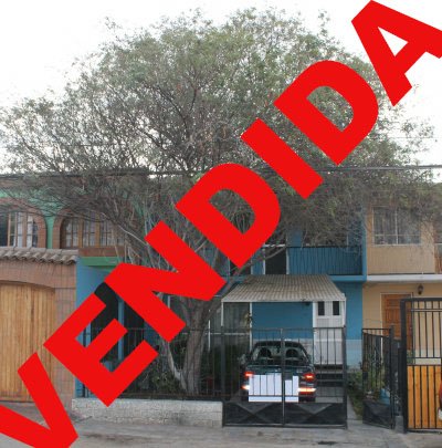 Amplia y hermosa propiedad con 6 dormitorios ubicada en excelente sector residencial de la ciudad.
Todo material solido,estacionamiento para 3 vehículos.
La propiedad tiene un departamento independiente en la parte trasera de material solido y dos niveles que incluye 3 dormitorios,cocina,baño y terraza.