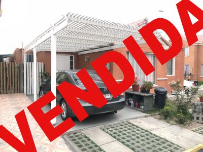 Hermosa casa ampliada de un nivel en excelente sector.
Loza para un tercer dormitorio y amplio patio.
Estacionamiento para 23 vehículos.